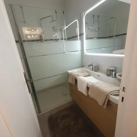 Apartment 2 Pieces Carre D Or